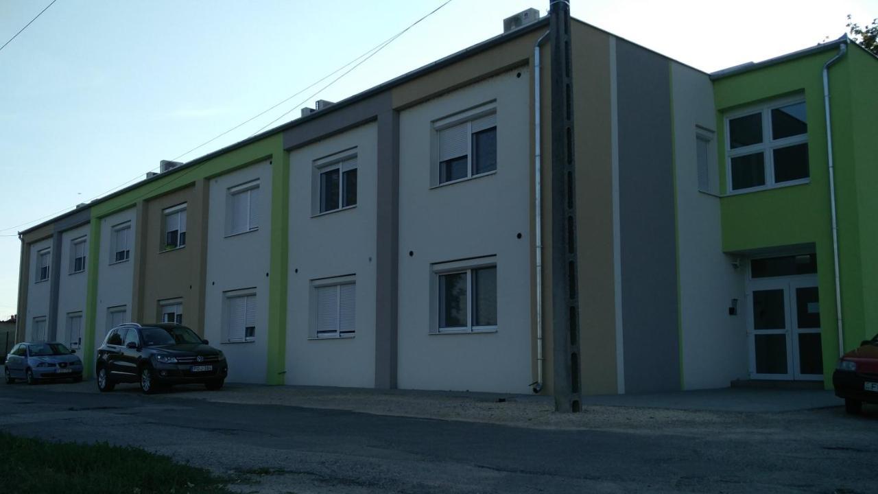 River Side Apartman Kalocsa Dış mekan fotoğraf